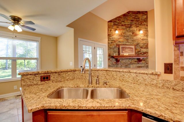 124 Verisa Dr, Clarksville, TN 37043