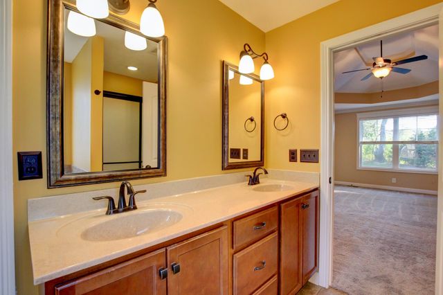 124 Verisa Dr, Clarksville, TN 37043