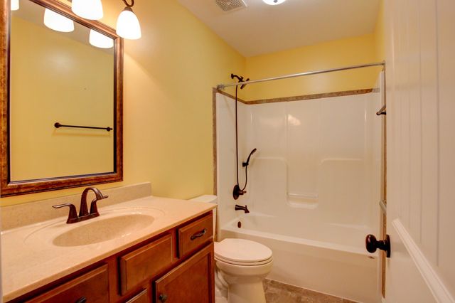 124 Verisa Dr, Clarksville, TN 37043