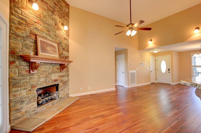 124 Verisa Dr, Clarksville, TN 37043