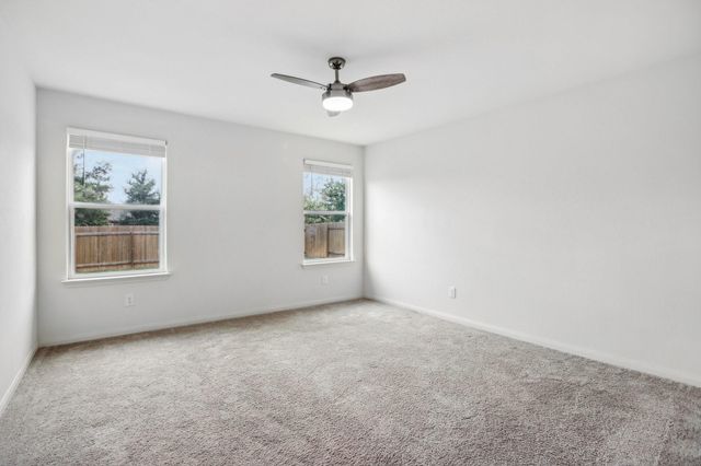 1040 Riverdale CV, Jarrell, TX 76537