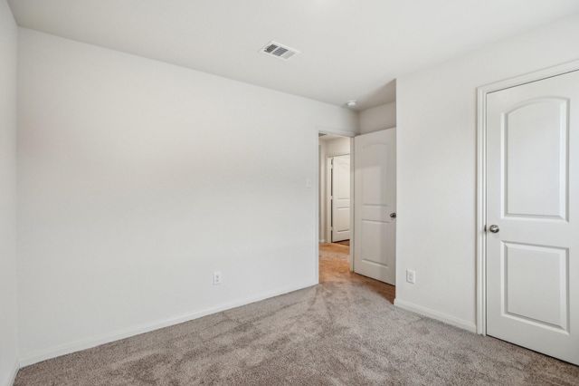 1040 Riverdale CV, Jarrell, TX 76537