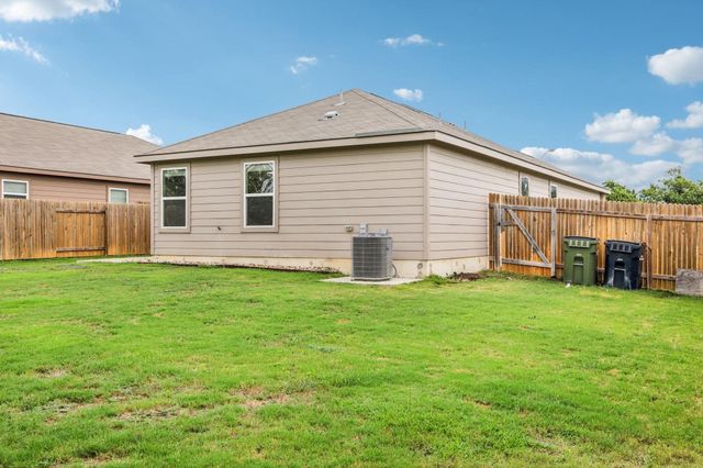 1040 Riverdale CV, Jarrell, TX 76537