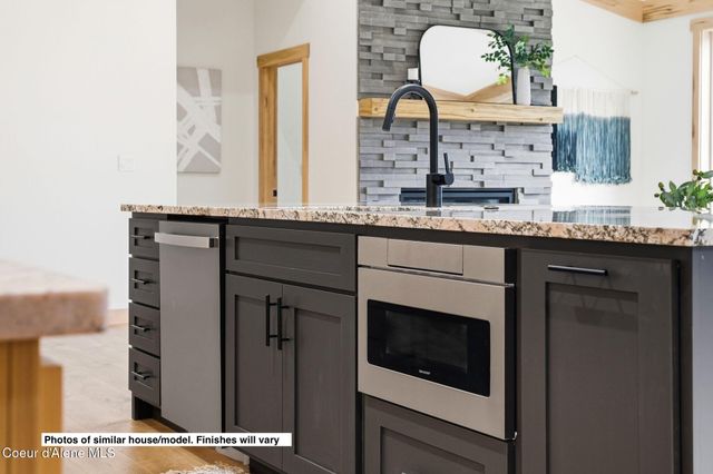 171 Backtrack RD, Sandpoint, ID 83864