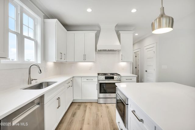 826 Lake Willow Way, Holly Ridge, NC 28445