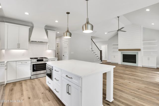 826 Lake Willow Way, Holly Ridge, NC 28445