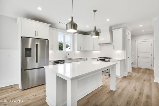 826 Lake Willow Way, Holly Ridge, NC 28445