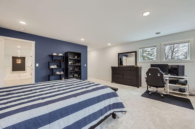925 Minnesota Lane N, Plymouth, MN 55447