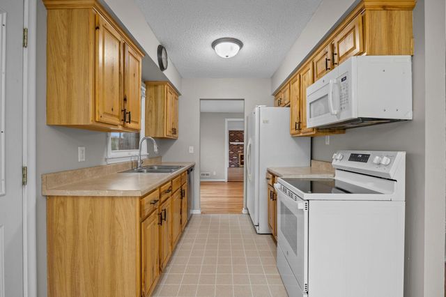 7001 Fremont Avenue N, Brooklyn Center, MN 55430