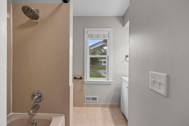 7001 Fremont Avenue N, Brooklyn Center, MN 55430