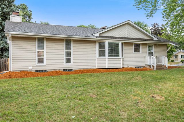 7001 Fremont Avenue N, Brooklyn Center, MN 55430