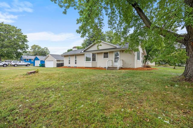 7001 Fremont Avenue N, Brooklyn Center, MN 55430