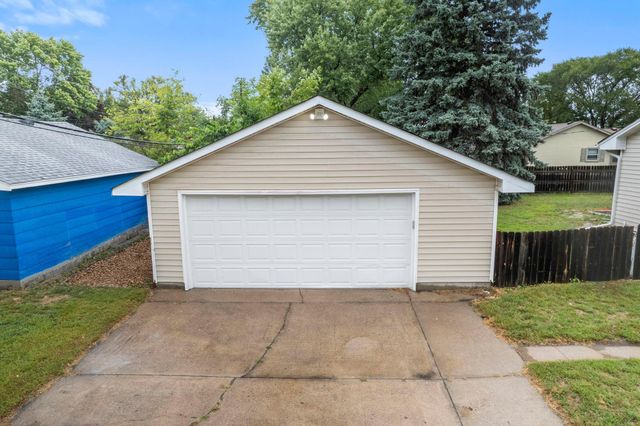 7001 Fremont Avenue N, Brooklyn Center, MN 55430