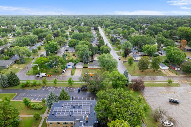 7001 Fremont Avenue N, Brooklyn Center, MN 55430