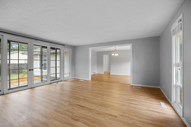 7001 Fremont Avenue N, Brooklyn Center, MN 55430