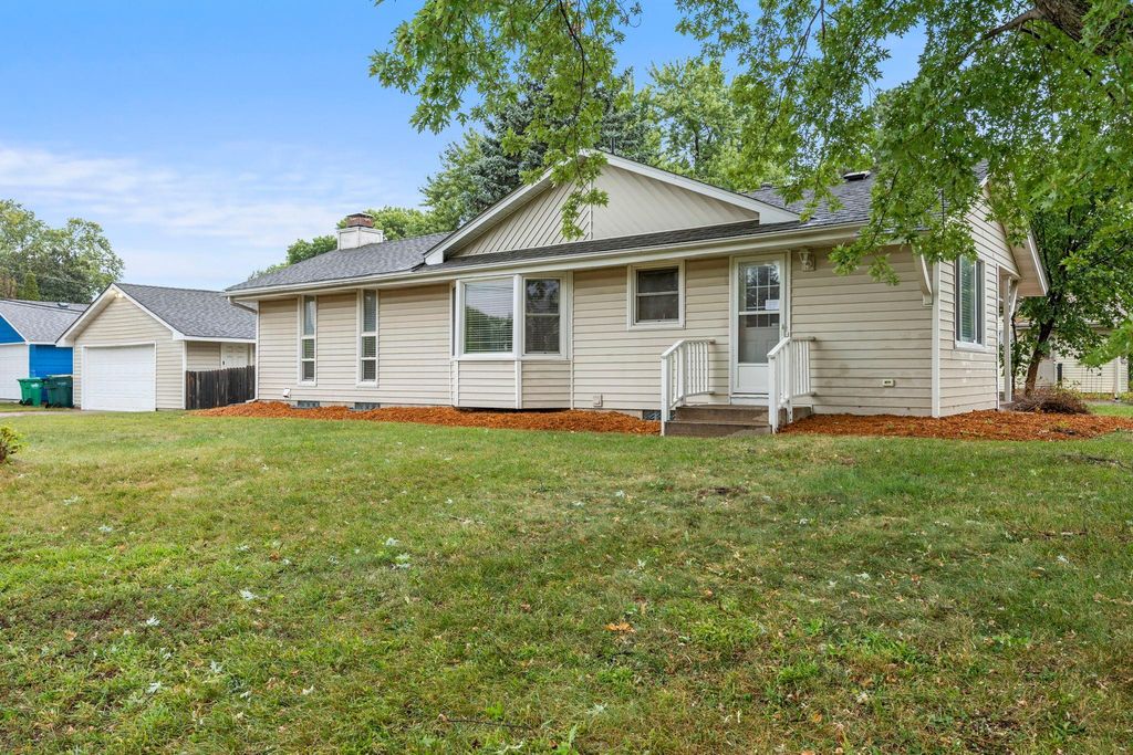 7001 Fremont Avenue N, Brooklyn Center, MN 55430 — photo 2
