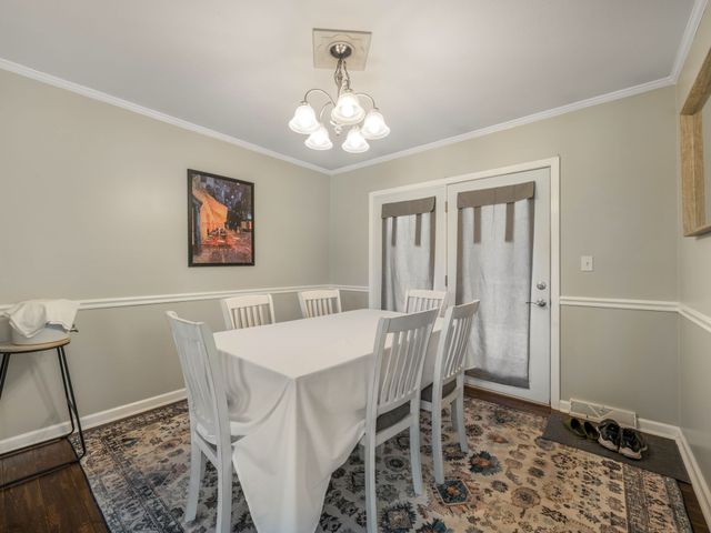 809 Laurel Dr, Clarksville, TN 37043