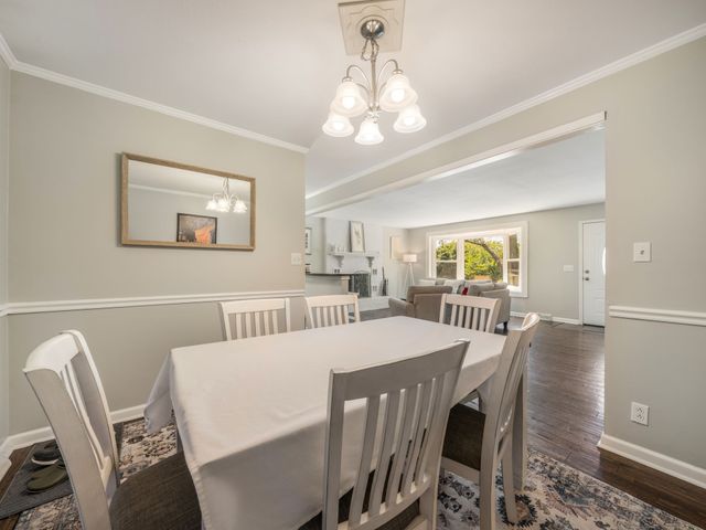 809 Laurel Dr, Clarksville, TN 37043