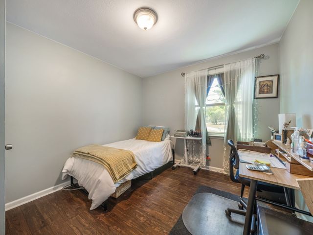 809 Laurel Dr, Clarksville, TN 37043