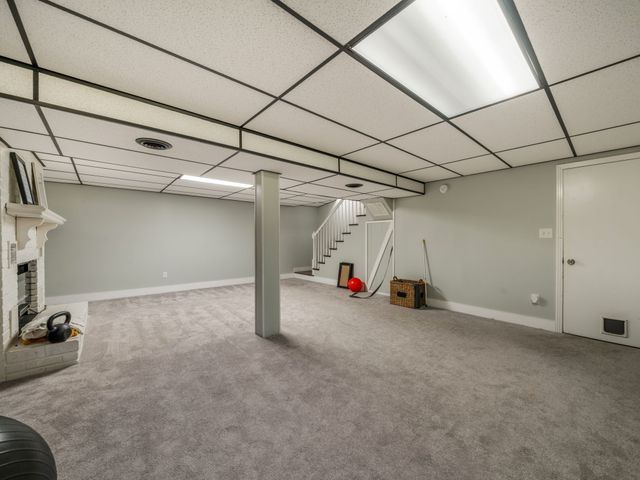 809 Laurel Dr, Clarksville, TN 37043