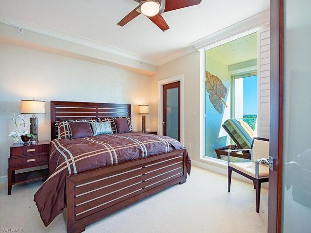 60 Seagate DR # 1001, Naples, FL 34103