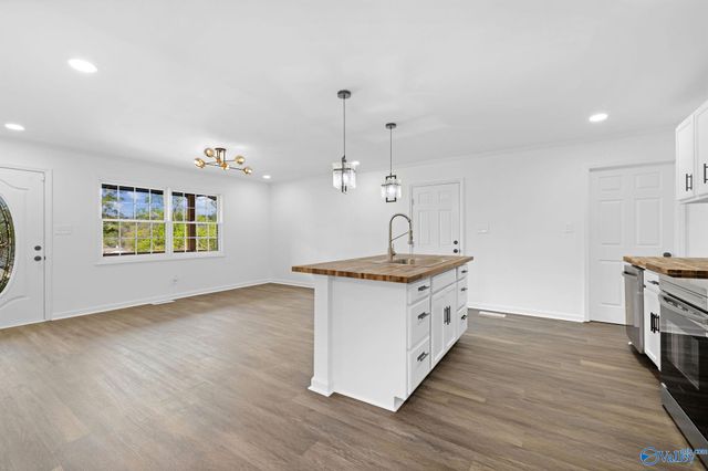 903 Fagan Springs Drive SE, Huntsville, AL 35801