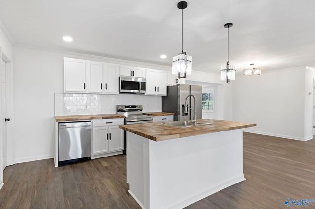 903 Fagan Springs Drive SE, Huntsville, AL 35801