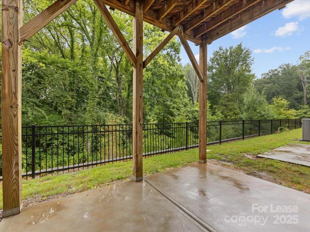 2314 Creekmere Lane, Charlotte, NC 28262