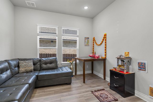 1304 Snowdrop DR, Georgetown, TX 78628
