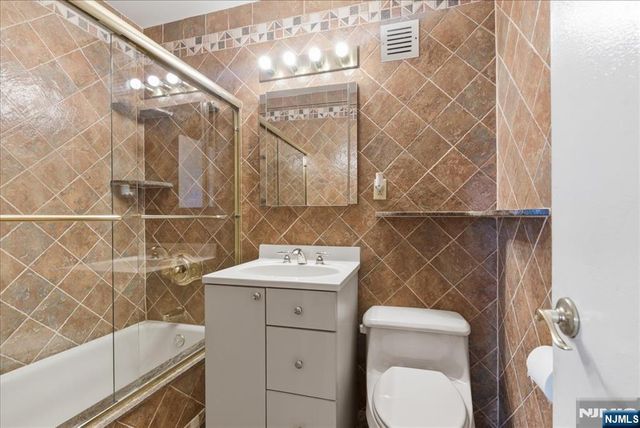 2 Horizon Road 1214, Fort Lee, NJ 07024