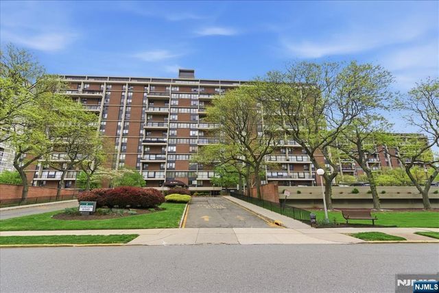 2 Horizon Road 1214, Fort Lee, NJ 07024