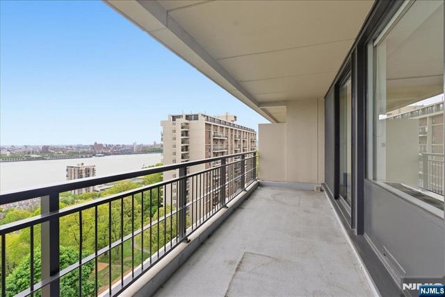 2 Horizon Road 1214, Fort Lee, NJ 07024