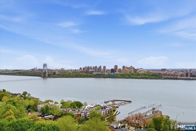2 Horizon Road 1214, Fort Lee, NJ 07024