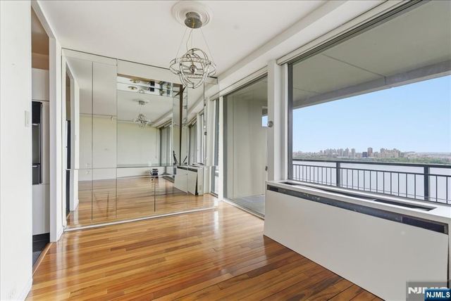 2 Horizon Road 1214, Fort Lee, NJ 07024