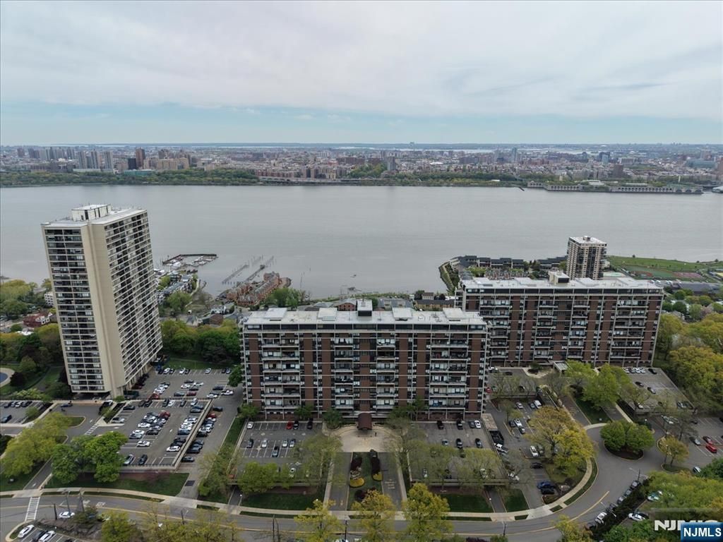 2 Horizon Road 1214, Fort Lee, NJ 07024