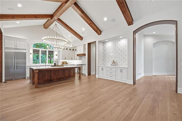 100 Dunhill Court, Loch Lloyd, MO 64012