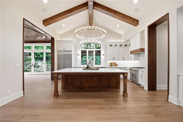 100 Dunhill Court, Loch Lloyd, MO 64012
