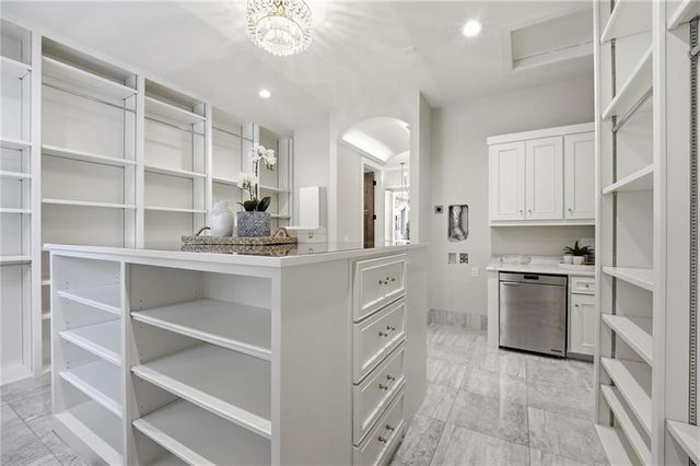 100 Dunhill Court, Loch Lloyd, MO 64012