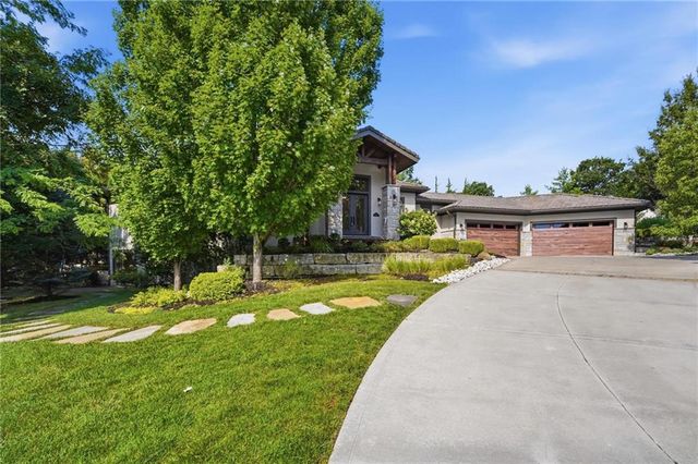100 Dunhill Court, Loch Lloyd, MO 64012