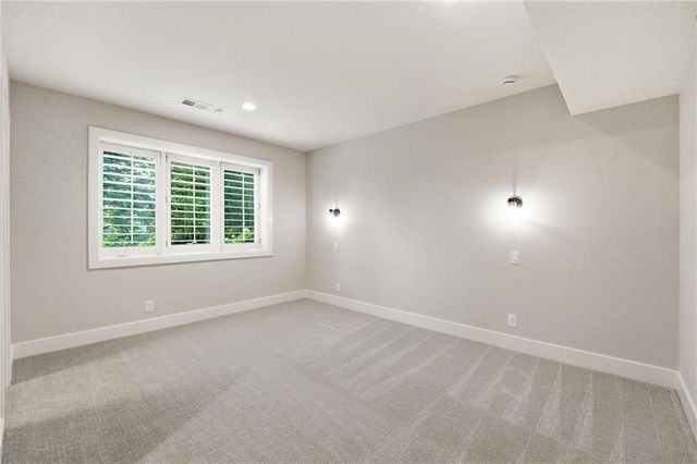 100 Dunhill Court, Loch Lloyd, MO 64012