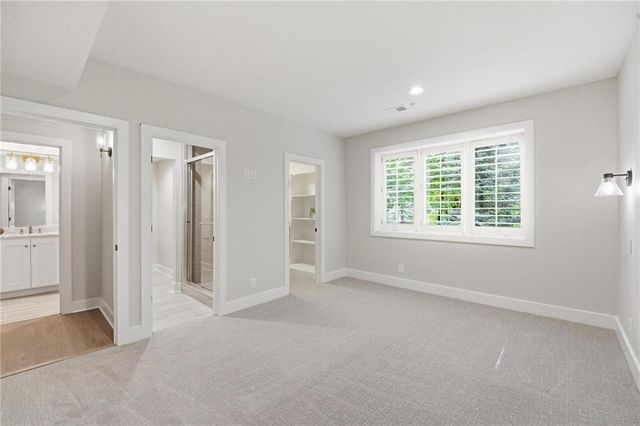 100 Dunhill Court, Loch Lloyd, MO 64012