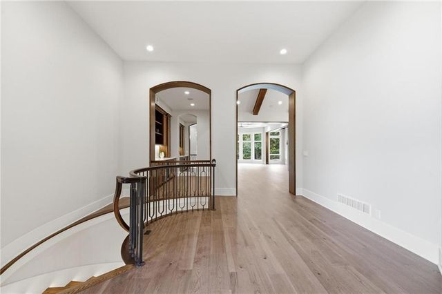 100 Dunhill Court, Loch Lloyd, MO 64012
