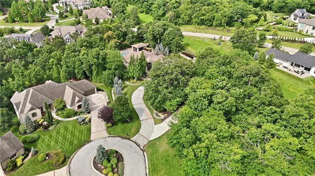 100 Dunhill Court, Loch Lloyd, MO 64012