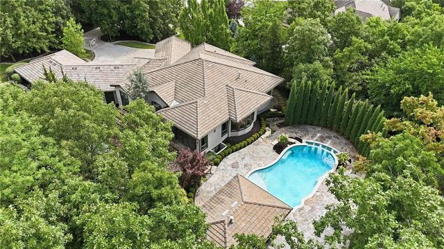 100 Dunhill Court, Loch Lloyd, MO 64012