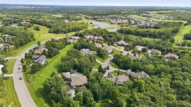 100 Dunhill Court, Loch Lloyd, MO 64012