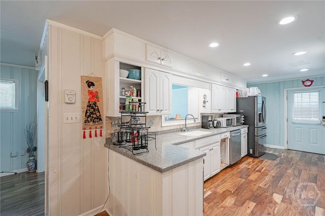 124 Drennon Drive, Jesup, GA 31545