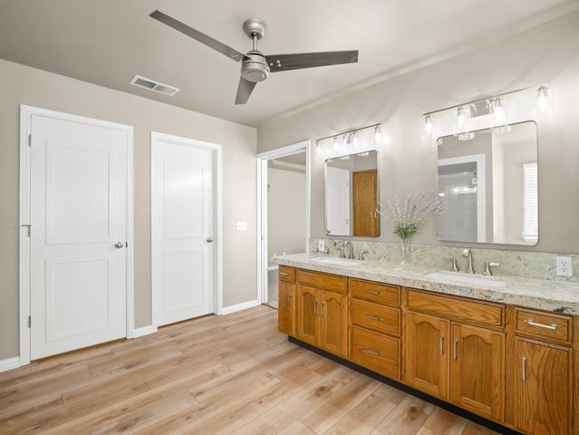 1565 S Highland Avenue, Sanger, CA 93657