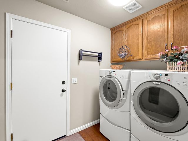 1565 S Highland Avenue, Sanger, CA 93657