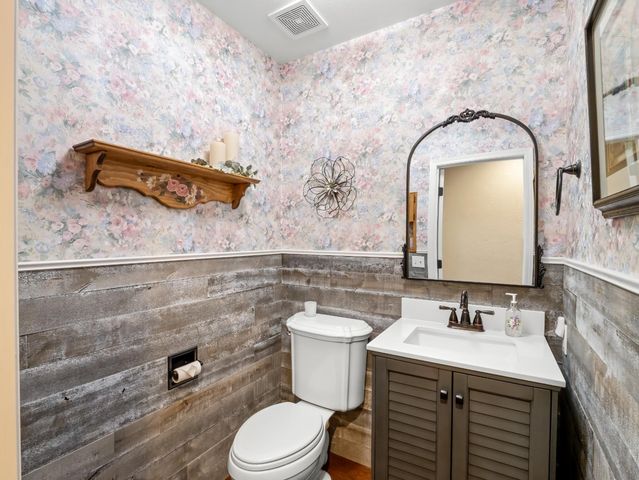 1565 S Highland Avenue, Sanger, CA 93657