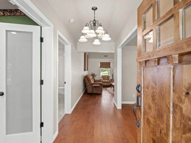 1565 S Highland Avenue, Sanger, CA 93657